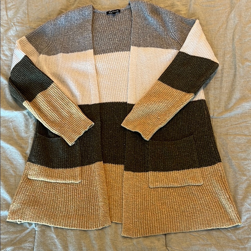Pink Clover Gray and Cream Color-Blocked Cardigan Sweater